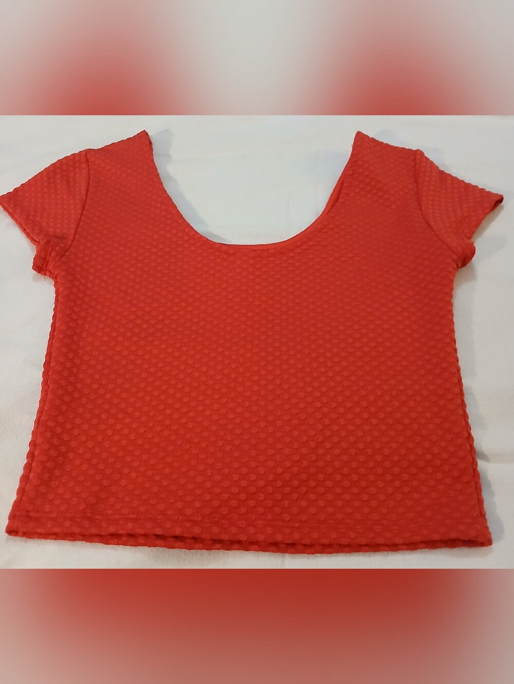 Pre-loved Red Textured Scoop Neck Women's Crop Top.